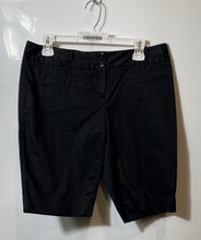 Load image into Gallery viewer, The Limited Womens Black Flat Front Double-Button Drew Fit Bermuda Shorts Size 8
