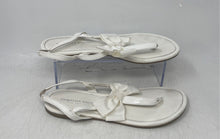 Load image into Gallery viewer, Christian Siriano For Payless Womens White Bow Flat Thong Sandals Size 8.5
