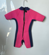 Load image into Gallery viewer, Konfidence Unisex Kids Pink Short Sleeve Zipper Shortie Wetsuit Size 7-8 Years
