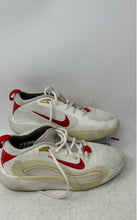 Load image into Gallery viewer, Nike Unisex Kid IsoFly HV6002-160 White Red Low Top Basketball Shoes Size 3.5Y
