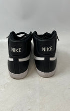 Load image into Gallery viewer, Nike Kids Blazer Mid 77 Vintage Black Leather Lace-Up Sneaker Shoes Size 5.5Y
