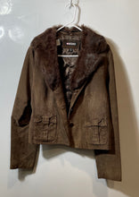 Load image into Gallery viewer, Xoxo Womens Brown Genuine Leather Fur-Trim On Collar Button Front Jacket Size XL
