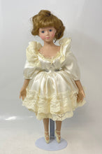 Load image into Gallery viewer, 2 Pcs Franklin Heirloom Disney Cinderella &amp; Brinn&#39;s Collectible Porcelain Dolls

