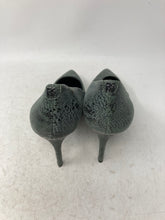 Load image into Gallery viewer, DKNY Womens Lexi Green Two Tone Snake Print Pointed Toe High Pump Heels Size 9
