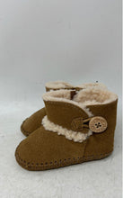 Load image into Gallery viewer, UGG Unisex Baby Lemmy II 1018136I Brown Suede Sheepskin Booties Size 0/1 W/ Tag
