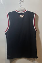 Load image into Gallery viewer, NBA Mens Black Miami Heat Basketball Sleeveless Pullover Jersey Size Large
