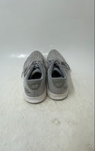 Load image into Gallery viewer, New Balance Womens Fresh Foam Zante Gray Lace-Up Low Top Running Shoes Size 7
