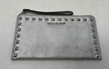 Load image into Gallery viewer, Michael Kors Womens Jet Set Silver-Tone Leather Zipper Travel Wristlet Wallet

