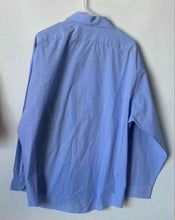 Load image into Gallery viewer, Van Heusen Mens Blue Wrinkle Free Regular Fit Dress Shirt Size XL 17.5-18 34/35
