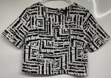 Load image into Gallery viewer, Forever 21 Womens White Black Printed Short Sleeve Crop Blouse Top Shirt Size S
