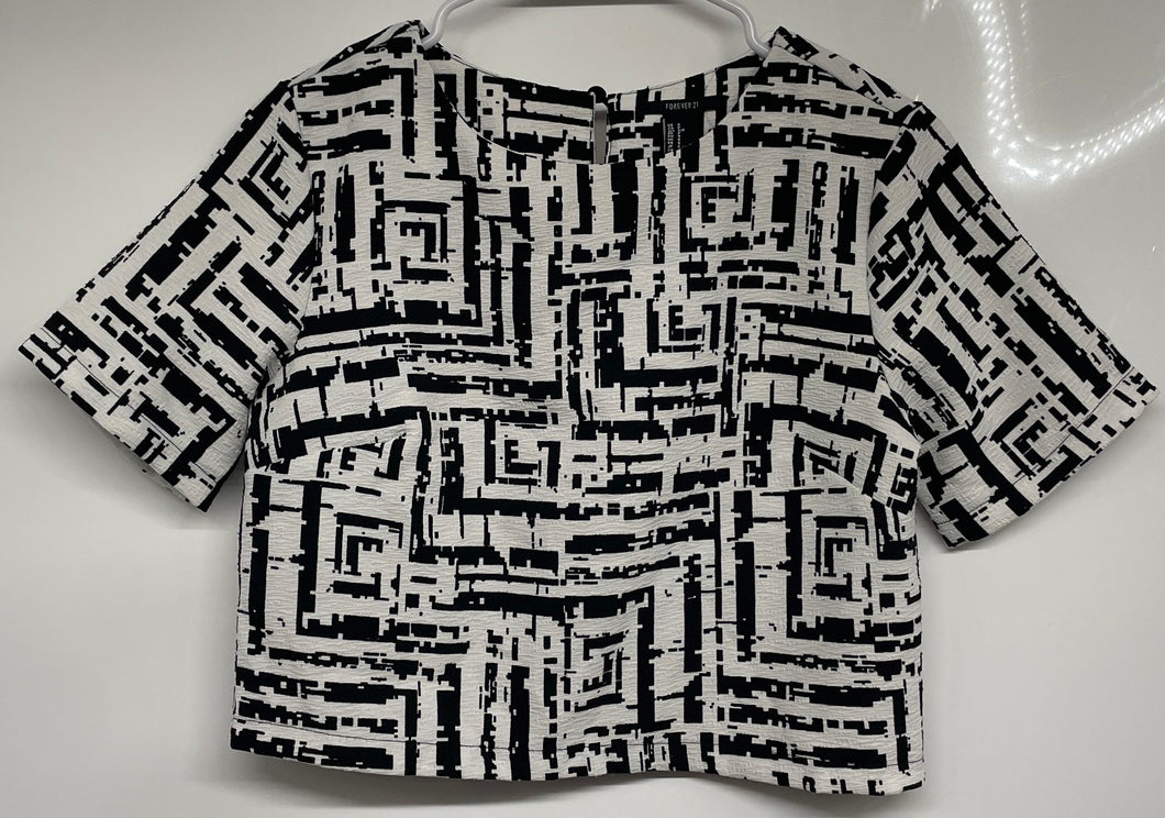 Forever 21 Womens White Black Printed Short Sleeve Crop Blouse Top Shirt Size S