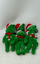 Load image into Gallery viewer, 1998 Salvino's Bamm Beano's MLB Green Christmas Plush Bears Toys Set 6 Pcs
