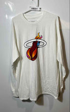 Load image into Gallery viewer, Item Of The Game Mens White Miami Heat Long Sleeve Pullover T-Shirt Size Large

