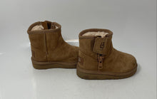 Load image into Gallery viewer, UGG Kids Classic Mini Bailey Brown Round Toe Ankle Boots Size 7
