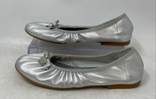 Load image into Gallery viewer, Monnalisa Womens Silver Leather Slip-On Round Toe Bow Ballet Flats Size 35
