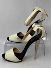 Load image into Gallery viewer, Authentic Giuseppe Zanotti Womens Black Cream Ankle Strap Heels Size 39 Damaged
