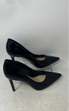 Load image into Gallery viewer, Vince Camuto Womens Savilla Black Leather Pointed Toe High Pump Heels Size 8M
