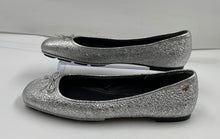 Load image into Gallery viewer, Authentic Tory Burch Womens Laila 2 46986 Metallic Silver Ballet Flats Size 7.5M
