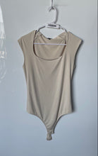 Load image into Gallery viewer, Express Womens Beige Short Cap Sleeve Scoop Neck One-Piece Bodysuit Size M
