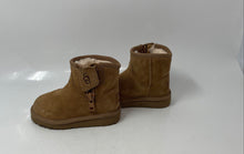 Load image into Gallery viewer, UGG Kids Classic Mini Bailey Brown Round Toe Ankle Boots Size 7
