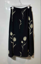 Load image into Gallery viewer, Liz Claiborne Womens Black Floral Printed Back Zipper A-Line Skirt Size 8
