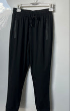 Load image into Gallery viewer, Lululemon Womens Black Pockets Elastic Waist Drawstring Sweatpants Size M
