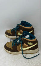 Load image into Gallery viewer, Nike Kids Air Jordan 1 Mid SE DZ6335-200 Brown Suede Basketball Shoes Size 4.5Y
