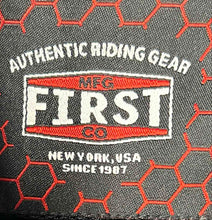 Load image into Gallery viewer, MFG First Co. Mens Black Leather Regular Fit Sleeveless Full-Zip Vest Size L
