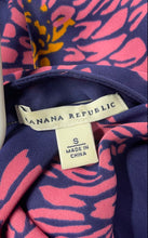 Load image into Gallery viewer, Banana Republic Womens Multicolor Floral V-Neck 3/4 Sleeve Blouse Top Size S
