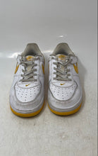 Load image into Gallery viewer, Nike Kids Force 1 Low EasyOn White Yellow Low Top Sneaker Shoes Size 2Y
