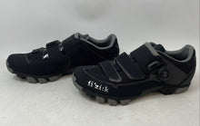 Load image into Gallery viewer, Fizik Mens M6 Black Round Toe Hook &amp; Loop Cycling Shoes Size 8 1/4
