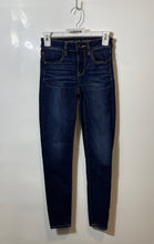 Load image into Gallery viewer, American Eagle Outfitters Womens Blue Dark Wash Denim Skinny Leg Jeans Size 00

