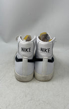 Load image into Gallery viewer, Nike Womens Blazer Mid '77 Vintage White Lace-Up Sneaker Shoes Size 7.5
