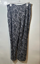 Load image into Gallery viewer, Michael Kors Womens Black White Leaf Print Wide-Leg Trouser Pants Size 10P
