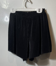 Load image into Gallery viewer, Zara Womens Black Elastic Waist Pull-On Ribbed Pleated Shorts Size Small
