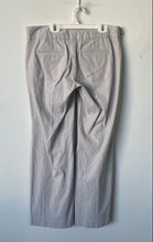 Load image into Gallery viewer, Gap Womens Gray Cotton Stretch Pockets Flared Leg Trouser Pants Size 6
