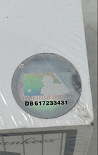 Load image into Gallery viewer, Turner Licensing MLB New York Yankees Baseball Paper Note Team Cube
