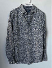 Load image into Gallery viewer, American Eagle Outfitters Mens Blue White Floral Cotton Button-Up Shirt Size M
