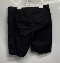 Load image into Gallery viewer, Ann Taylor Womens Black Flat Front Slash Pocket Casual Chino Shorts Size 8P
