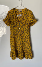 Load image into Gallery viewer, Michael Kors Womens Yellow Floral Print Short Sleeve A-Line Dress Size 4
