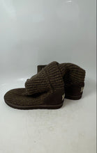 Load image into Gallery viewer, UGG Womens Classic Cardy Brown Knitted Round Toe Snow Boots Size 9
