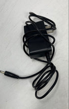Load image into Gallery viewer, VStarcam White Black IP Night Vision Wireless Security Camera In Box Not Tested
