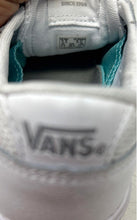 Load image into Gallery viewer, Vans Unisex Lowland ComfyCush V White Leather Sneaker Shoes Size M3.5 W5
