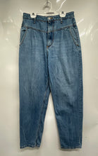Load image into Gallery viewer, Zara Womens Blue Denim Medium Wash High-Rise Slash Pockets Mom Jeans Size 6

