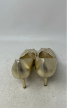 Load image into Gallery viewer, Stuart Weitzman Womens Chantelle Gold-Tone Peep Toe Slip-On Pump Heels Size 7M
