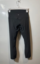 Load image into Gallery viewer, Lululemon Womens Green Align High-Rise Pull-On Cropped Leggings Size 4
