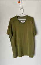 Load image into Gallery viewer, Lululemon Mens Green Short Sleeve Crew Neck Activewear Pullover T-Shirt Size XL
