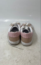 Load image into Gallery viewer, Guess Womens Gesia White And Pink Low Top Lace-Up Sneaker Shoes Size 9M
