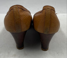 Load image into Gallery viewer, Authentic Tory Burch Womens Leticia Brown Peep Toe Pump Heels Size 8.5M Damaged
