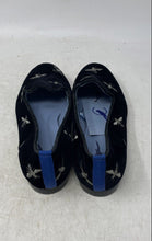 Load image into Gallery viewer, Unbranded Womens Black Gray Embroidered Bee Printed Slip-On Loafer Shoes Size 6B
